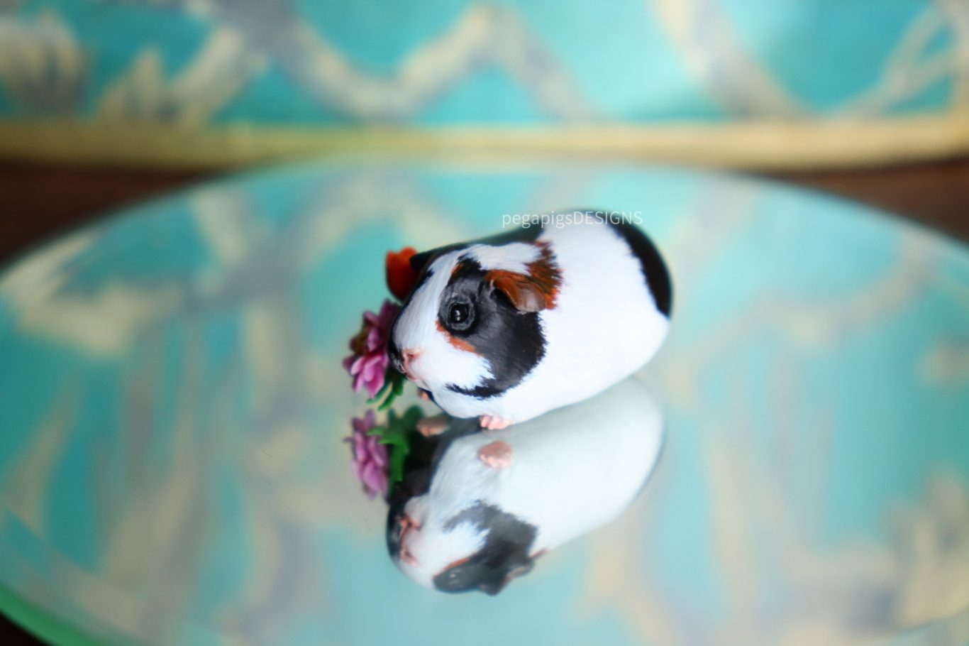 Erweitert Miniatur Meerschweinchen Figur mit Blumen