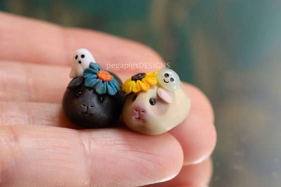 Mini Meerschweinchen Figur mit Blumen